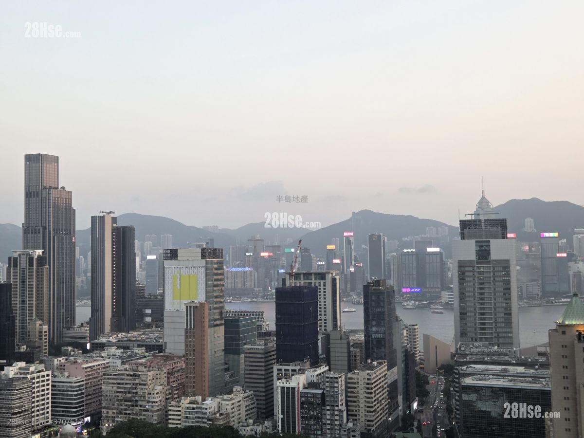 The Victoria Towers Sell 4 Bedrooms , 2 Bathrooms 789 ft²