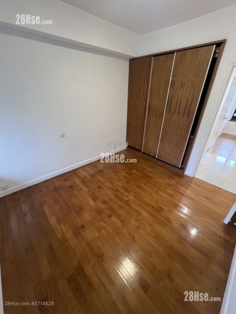 華景山莊 售盤 4 房 , 2 浴室 1,157 平方呎