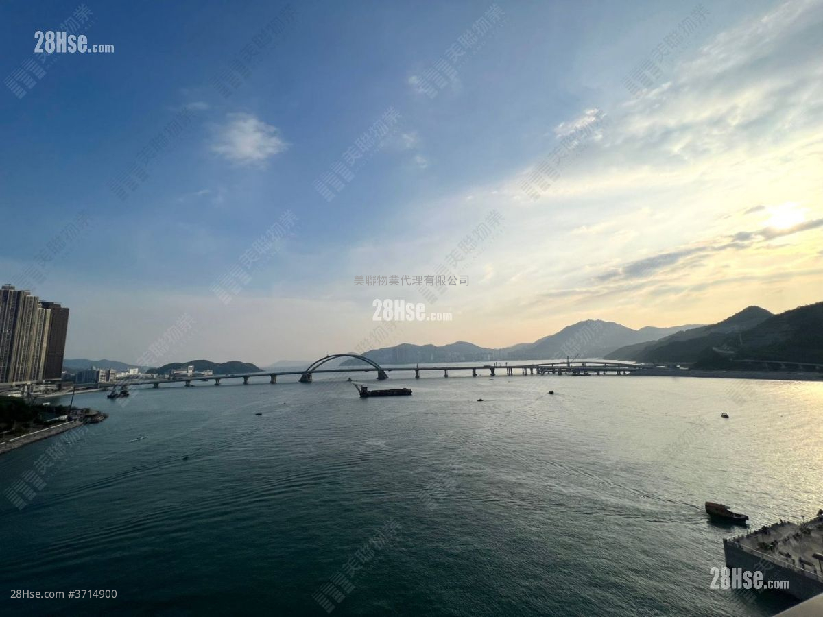 Monterey 售盤 4 房 , 3 浴室 931 平方呎