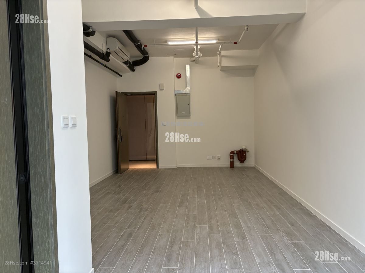 W Mega Rental Studio , 1 Toilet 380 ft²