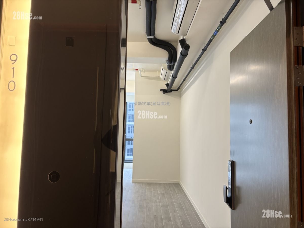 W Mega Rental Studio , 1 Toilet 380 ft²