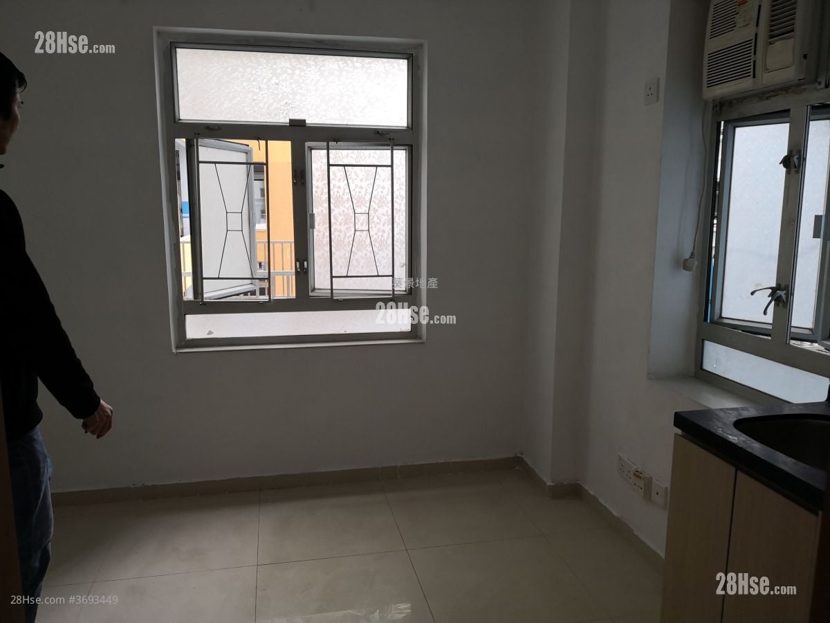 Hutchison Estate Rental Studio , 1 Bathroom 130 ft²