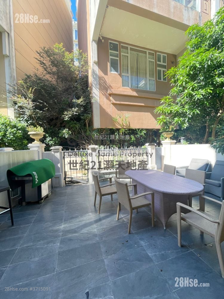 比华利山别墅 售盘 5+ 房 , 3 浴室 2,072 平方尺