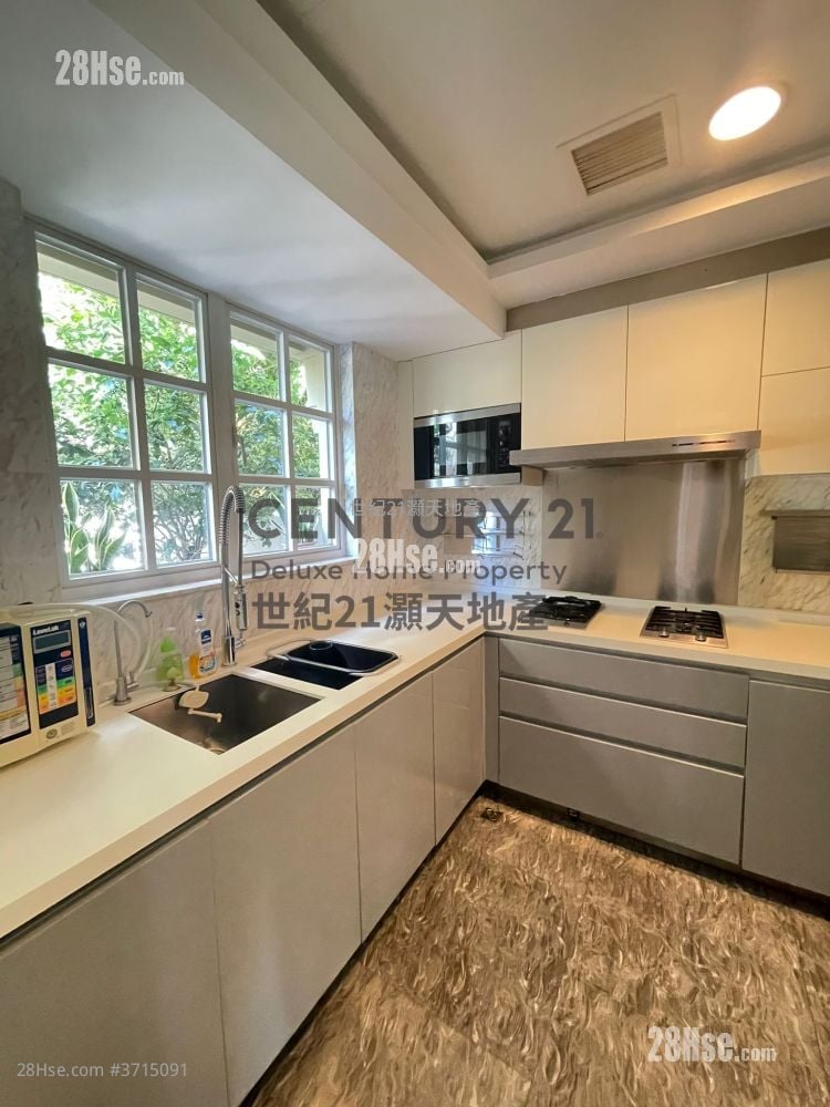 比华利山别墅 售盘 5+ 房 , 3 浴室 2,072 平方尺