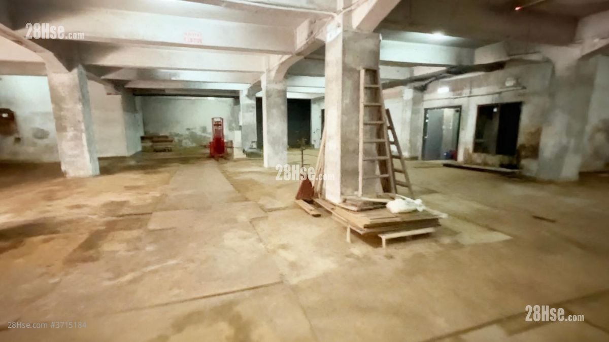 Alexandra Industrial Building Sell Studio , 1 Toilet 7,000 ft²