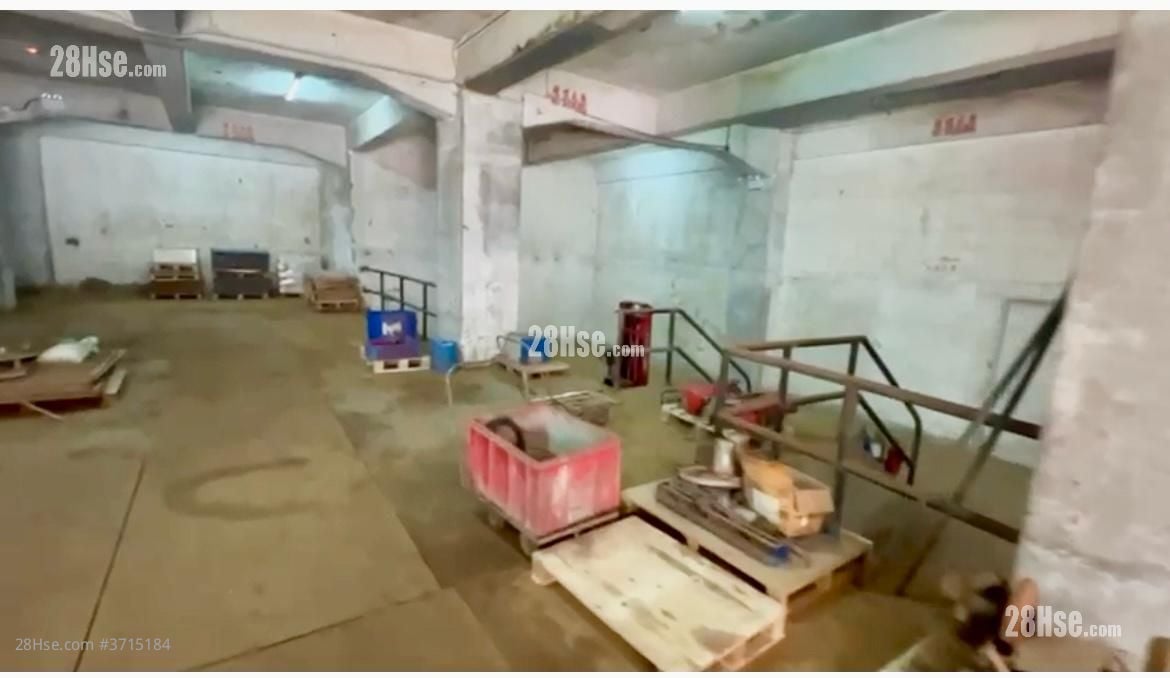 Alexandra Industrial Building Sell Studio , 1 Toilet 7,000 ft²