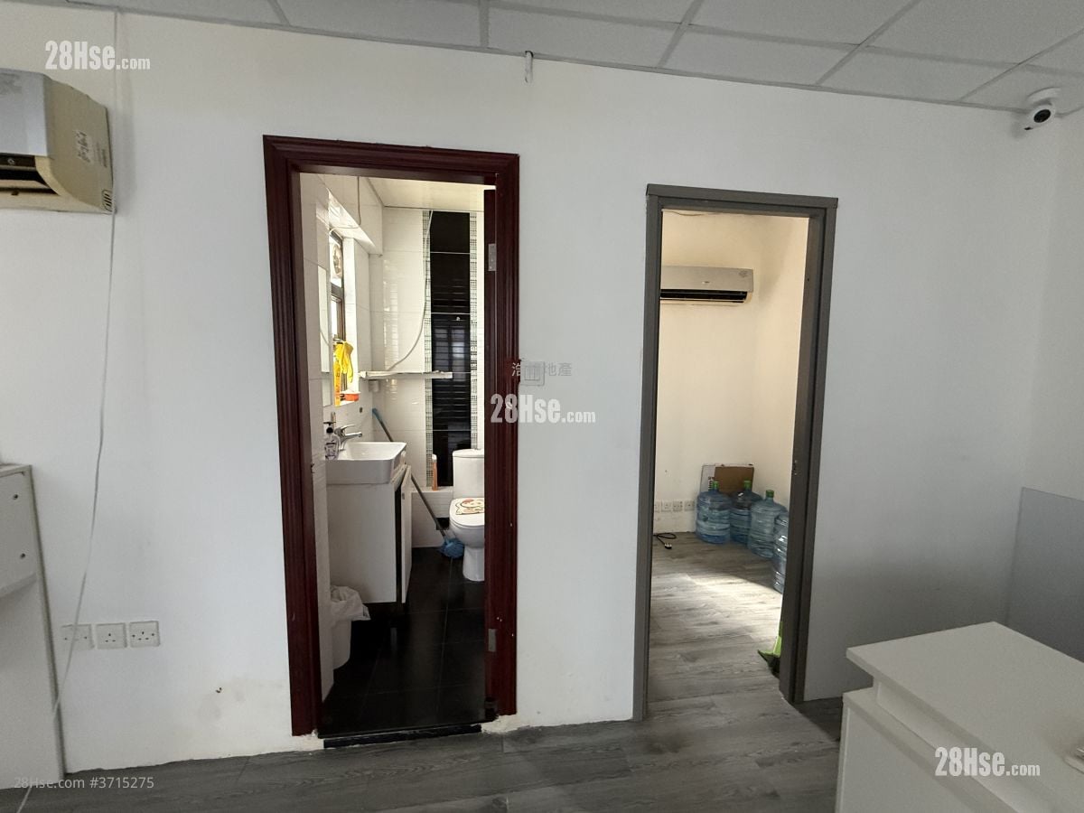 富伟商业大厦 租盘 1 房 , 1 厕所