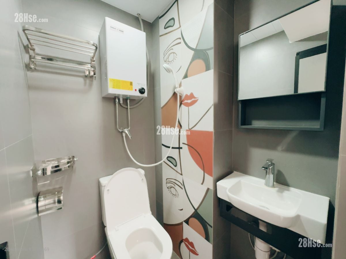 New Lucky House Rental Studio , 1 Bathroom 120 ft²