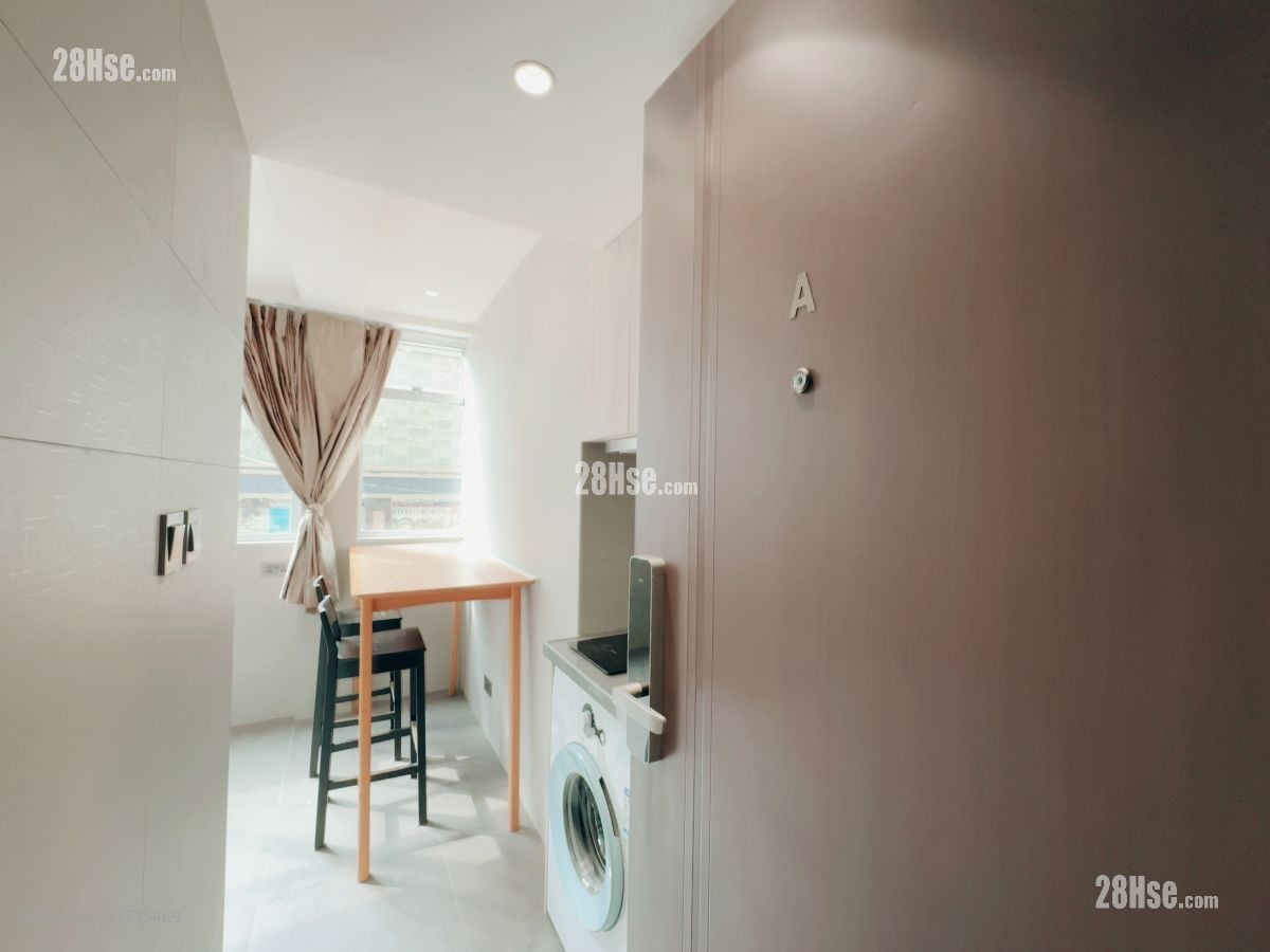 New Lucky House Rental Studio , 1 Bathroom 120 ft²