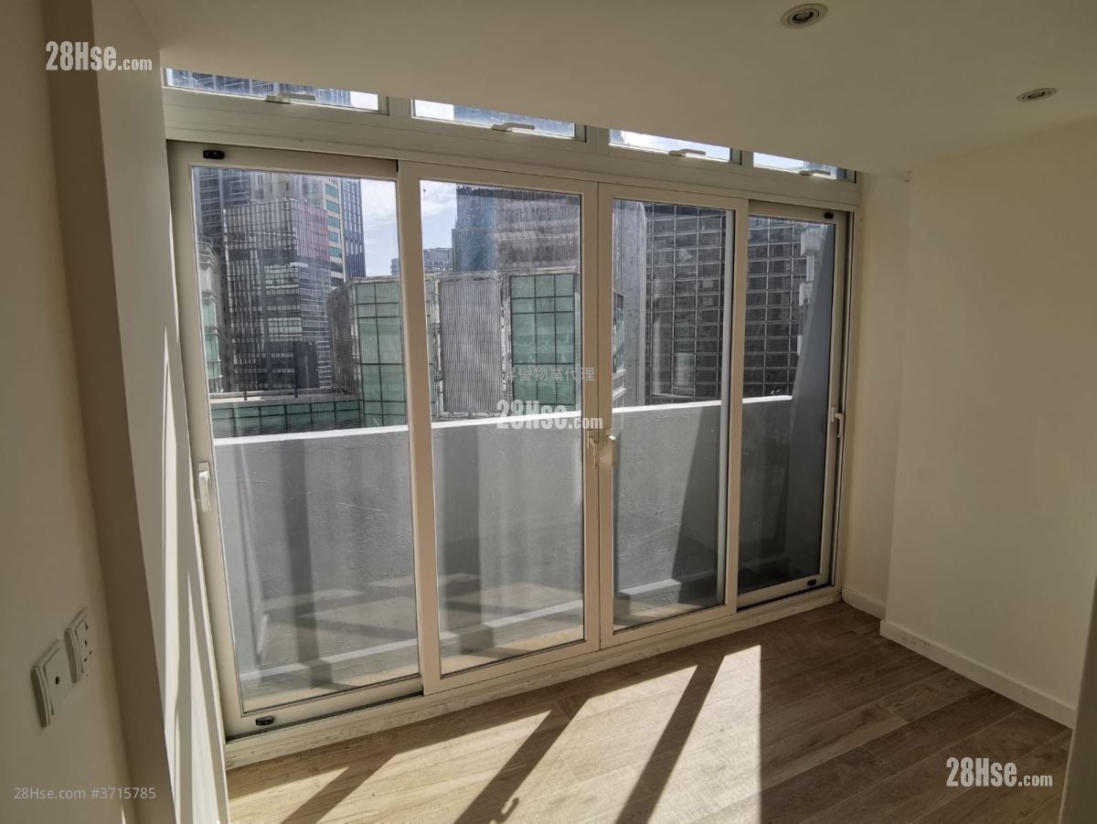 Friends\' House Sell 2 Bedrooms , 1 Bathroom 570 ft²