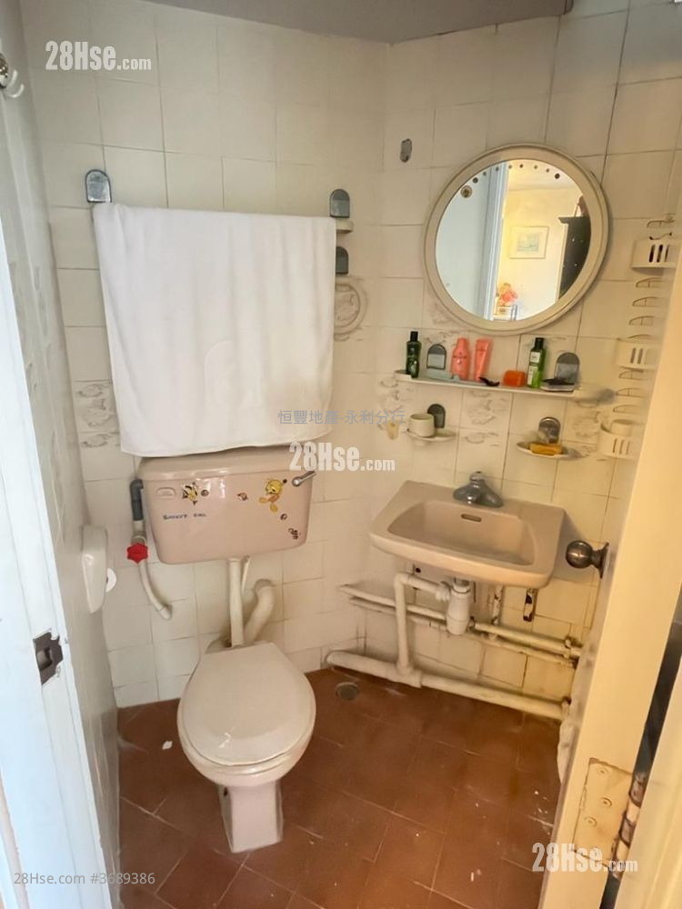 King Tsui Court Sell 2 Bedrooms , 1 Bathroom 443 ft²