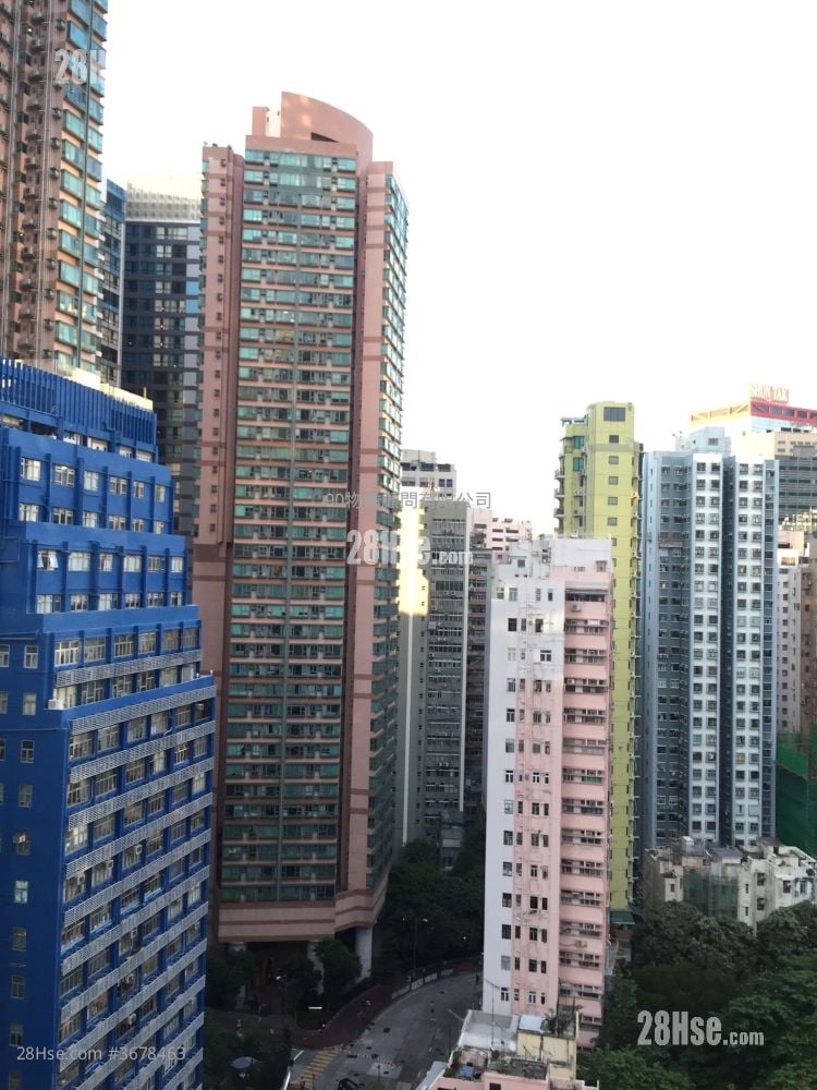 Universal Building Sell 215 ft²