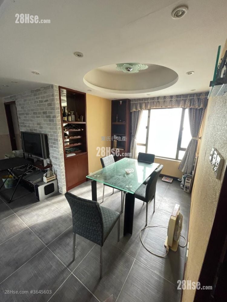 華景山莊 售盤 3 房 , 2 浴室 813 平方呎