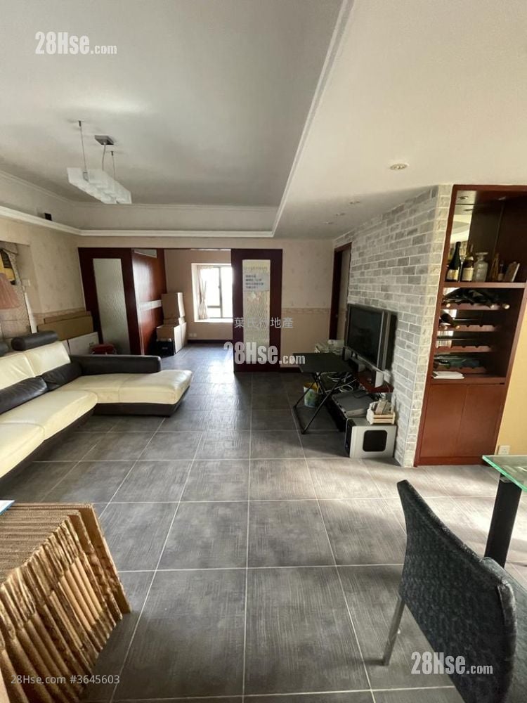 華景山莊 售盤 3 房 , 2 浴室 813 平方呎