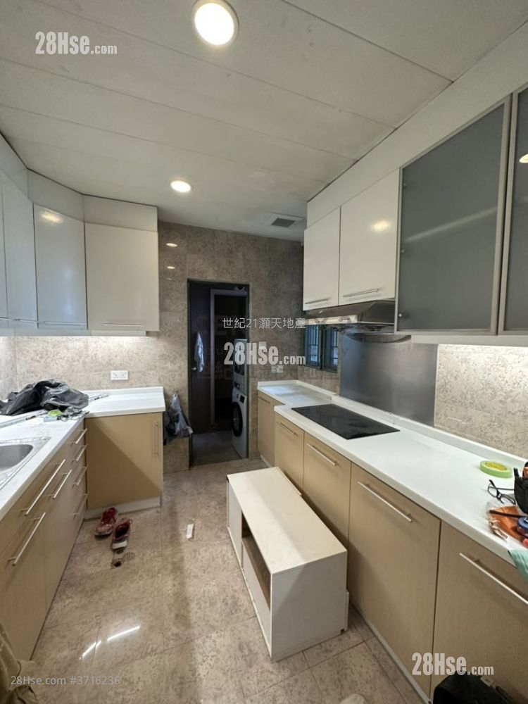 Deerhill Bay Sell 3 Bedrooms , 2 Bathrooms 1,105 ft²