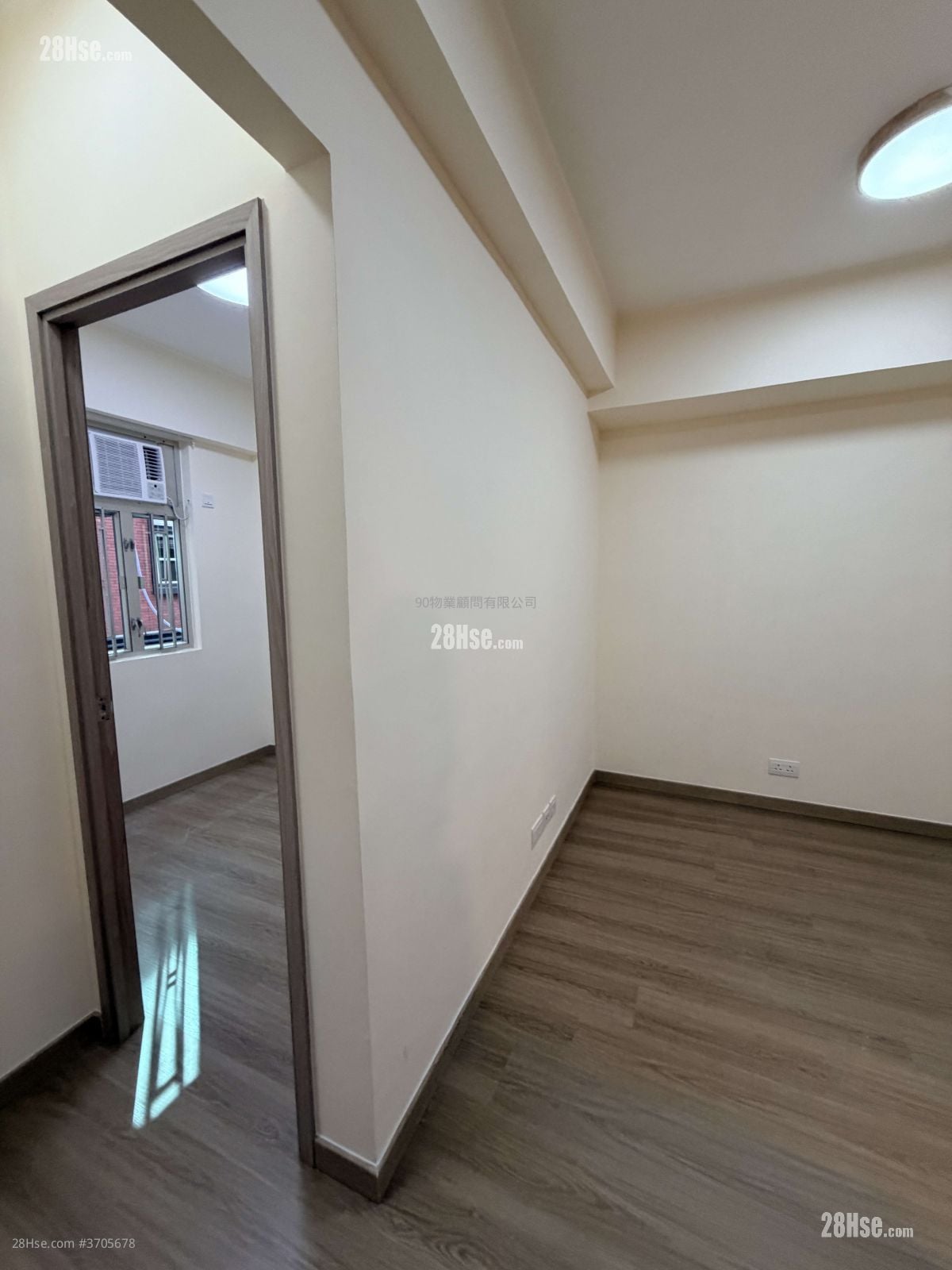 金辉楼 租盘 343 平方尺