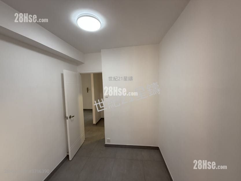 Pokfulam Gardens Sell 2 Bedrooms , 1 Bathroom 466 ft²