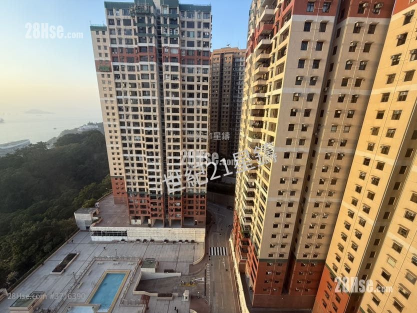 Pokfulam Gardens Sell 2 Bedrooms , 1 Bathroom 466 ft²