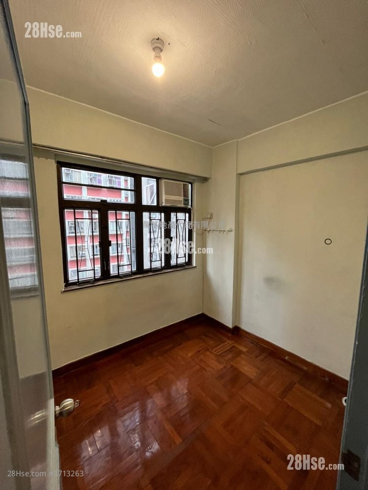 靄華大廈 售盤 2 房 , 1 浴室 321 平方呎