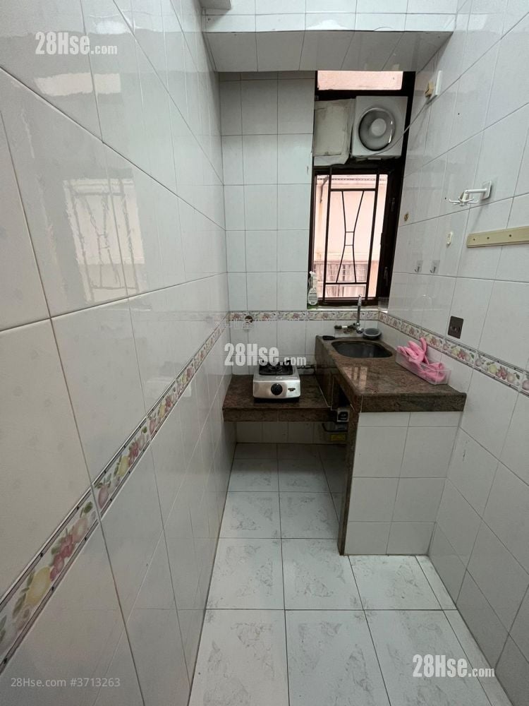 靄華大廈 售盤 2 房 , 1 浴室 321 平方呎