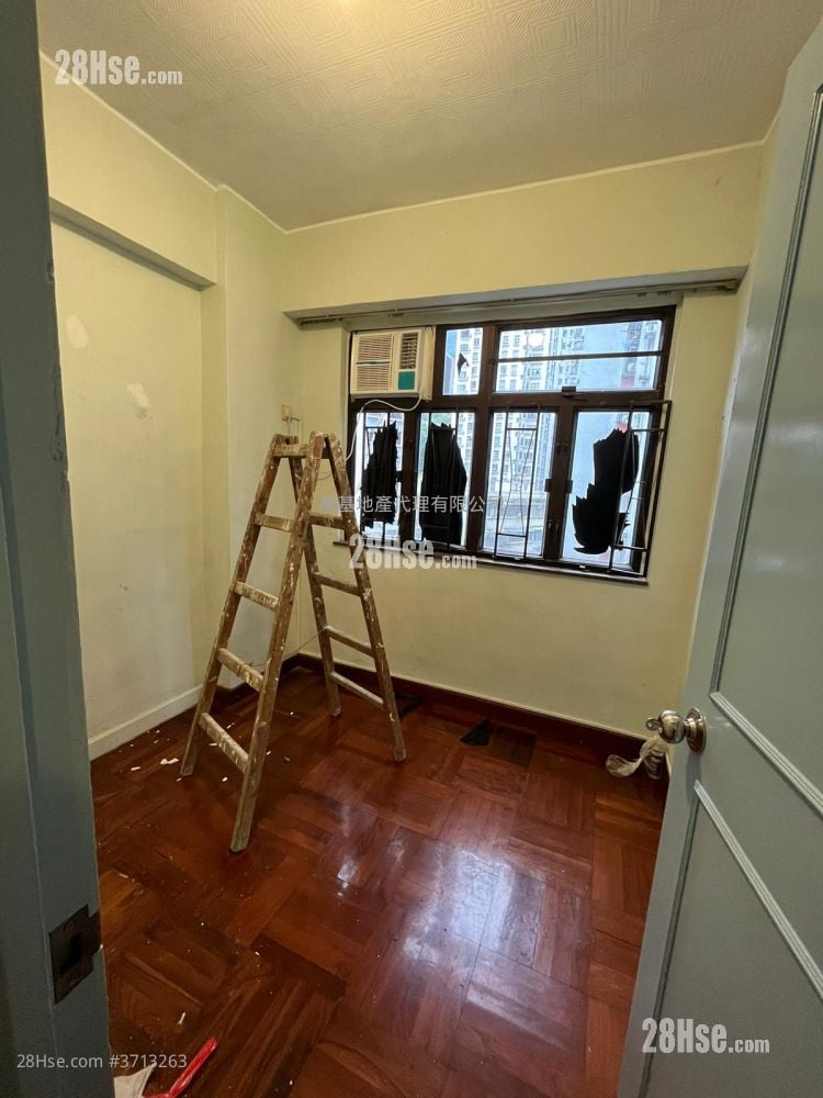 靄華大廈 售盤 2 房 , 1 浴室 321 平方呎