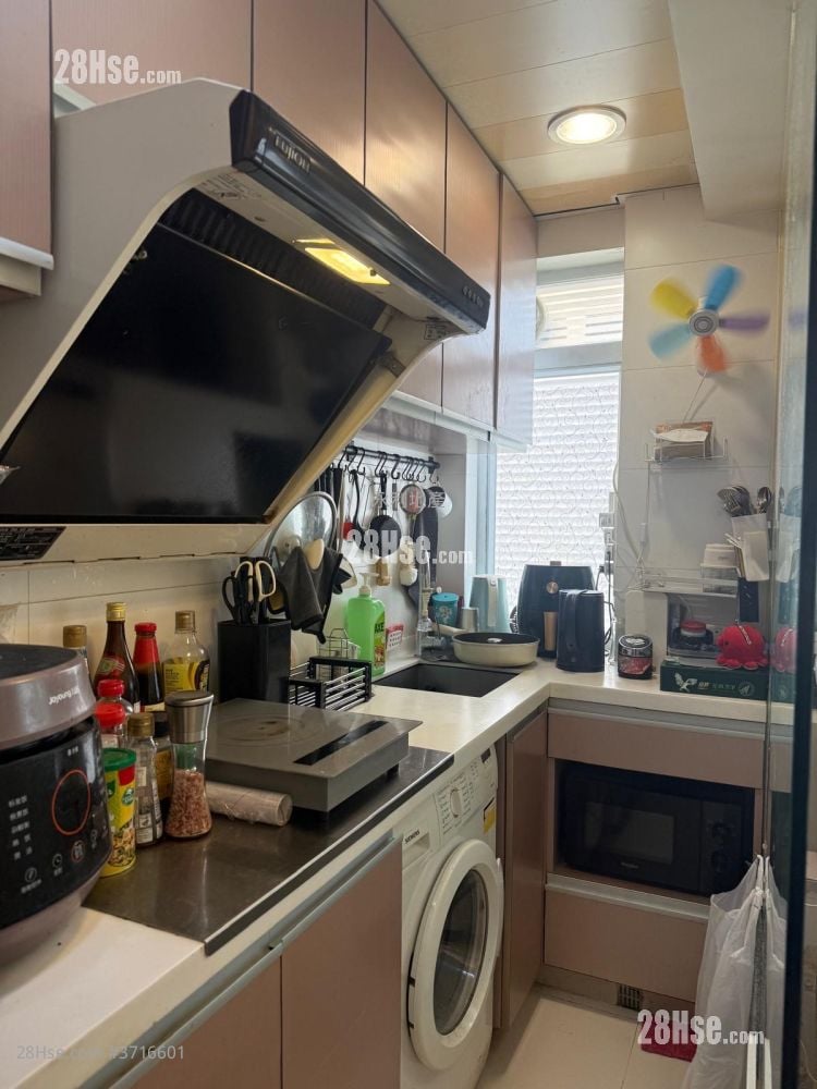 Wai Ching Court Sell 2 Bedrooms , 1 Bathroom 306 ft²