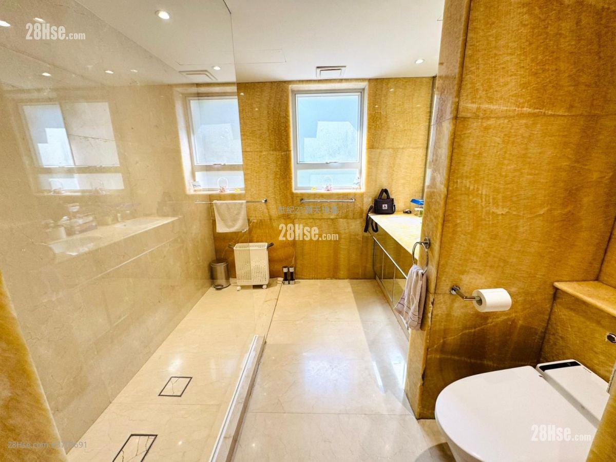 Tregunter Sell 3 Bedrooms , 3 Bathrooms 2,559 ft²