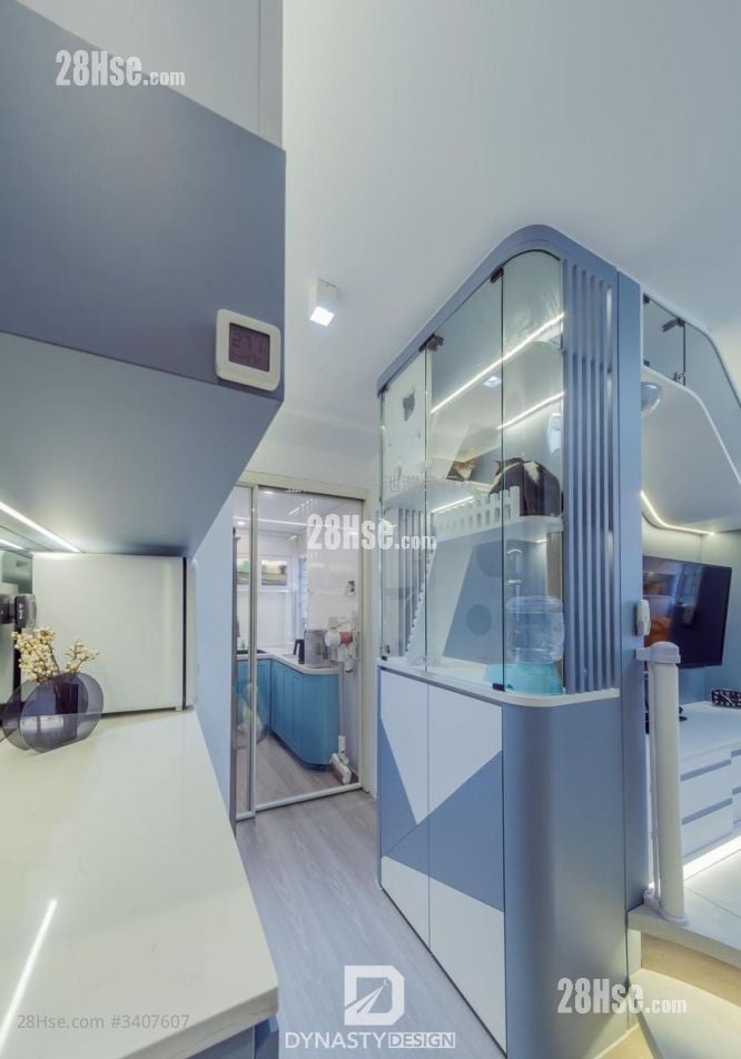 Choi Hing Court Sell 2 Bedrooms , 1 Bathroom 452 ft²