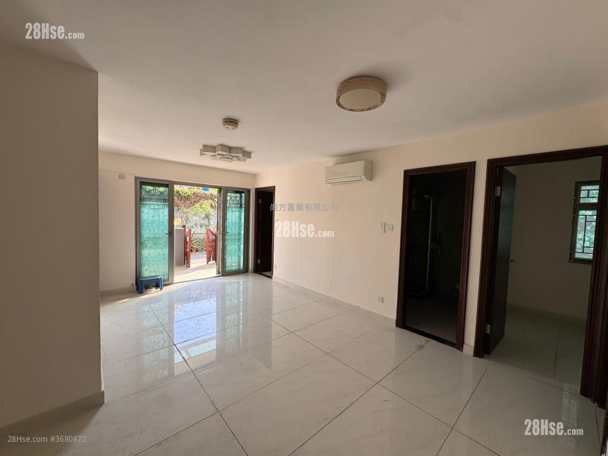 村屋 售盤 3 房 , 1 浴室 700 平方呎