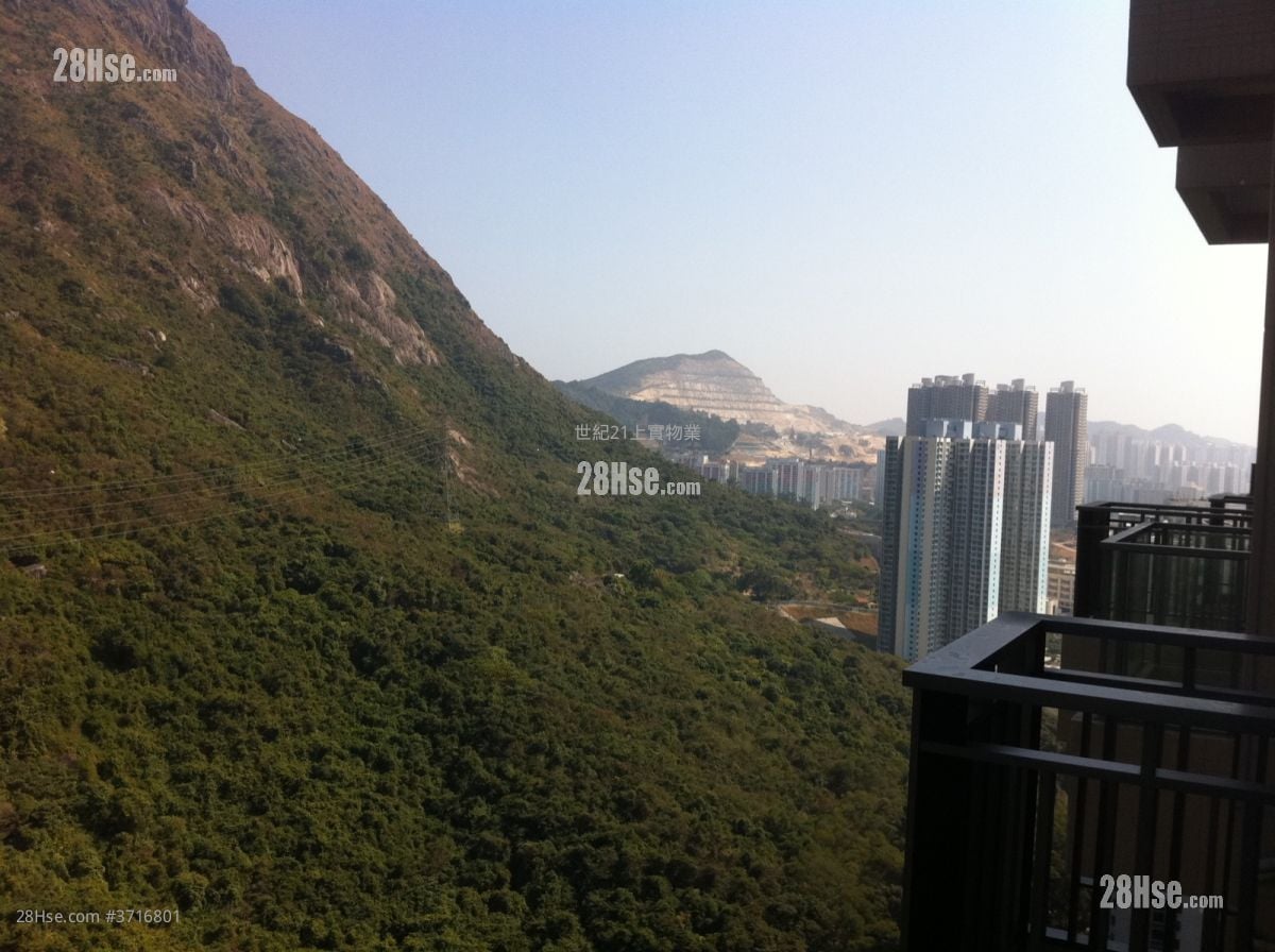 Aria Sell 3 Bedrooms , 2 Bathrooms 722 ft²