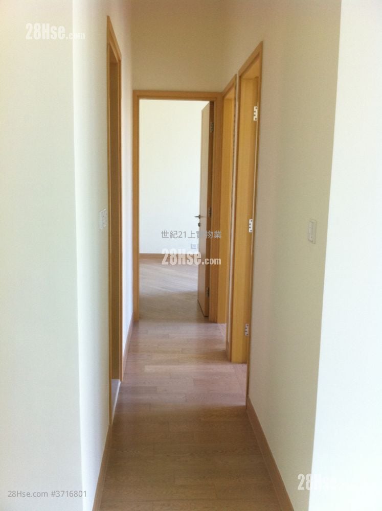 Aria Sell 3 Bedrooms , 2 Bathrooms 722 ft²