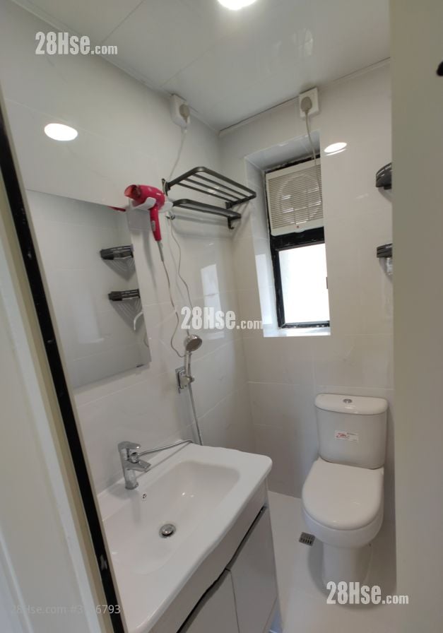 富丽花园 租盘 4 房 , 2 浴室 527 平方尺