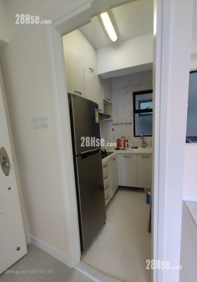 富丽花园 租盘 4 房 , 2 浴室 527 平方尺