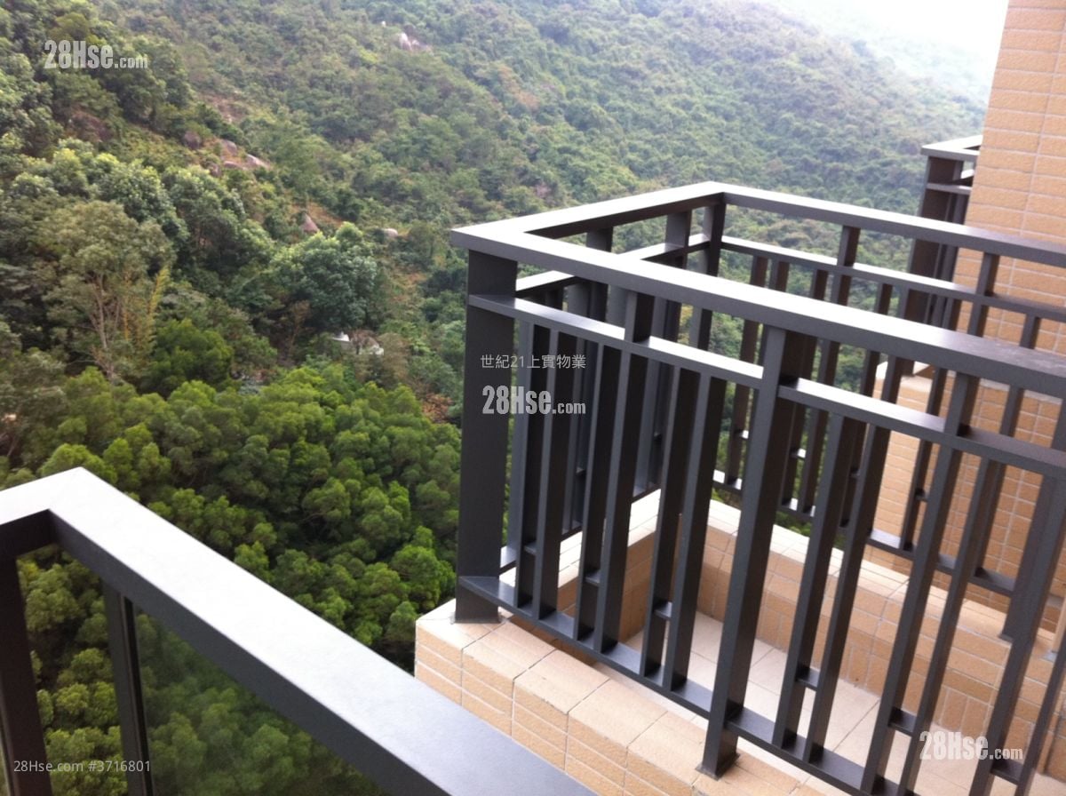 Aria Sell 3 Bedrooms , 2 Bathrooms 722 ft²