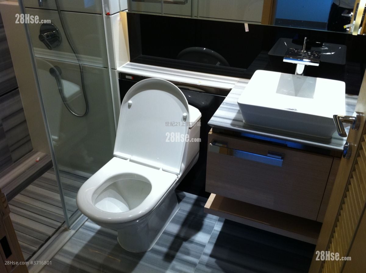 Aria Sell 3 Bedrooms , 2 Bathrooms 722 ft²