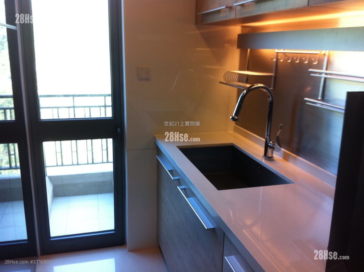 Aria Sell 3 Bedrooms , 2 Bathrooms 722 ft²