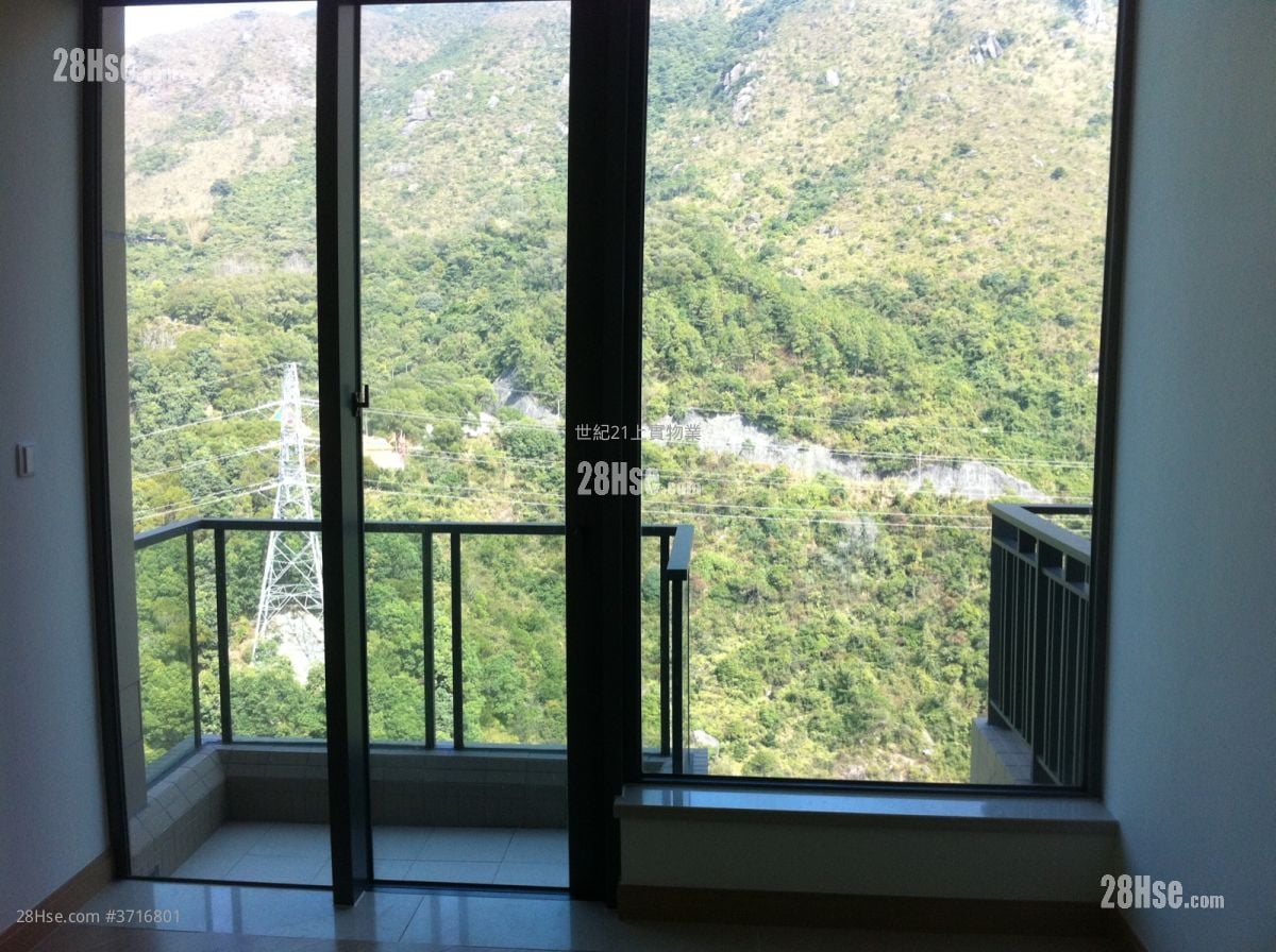 Aria Sell 3 Bedrooms , 2 Bathrooms 722 ft²