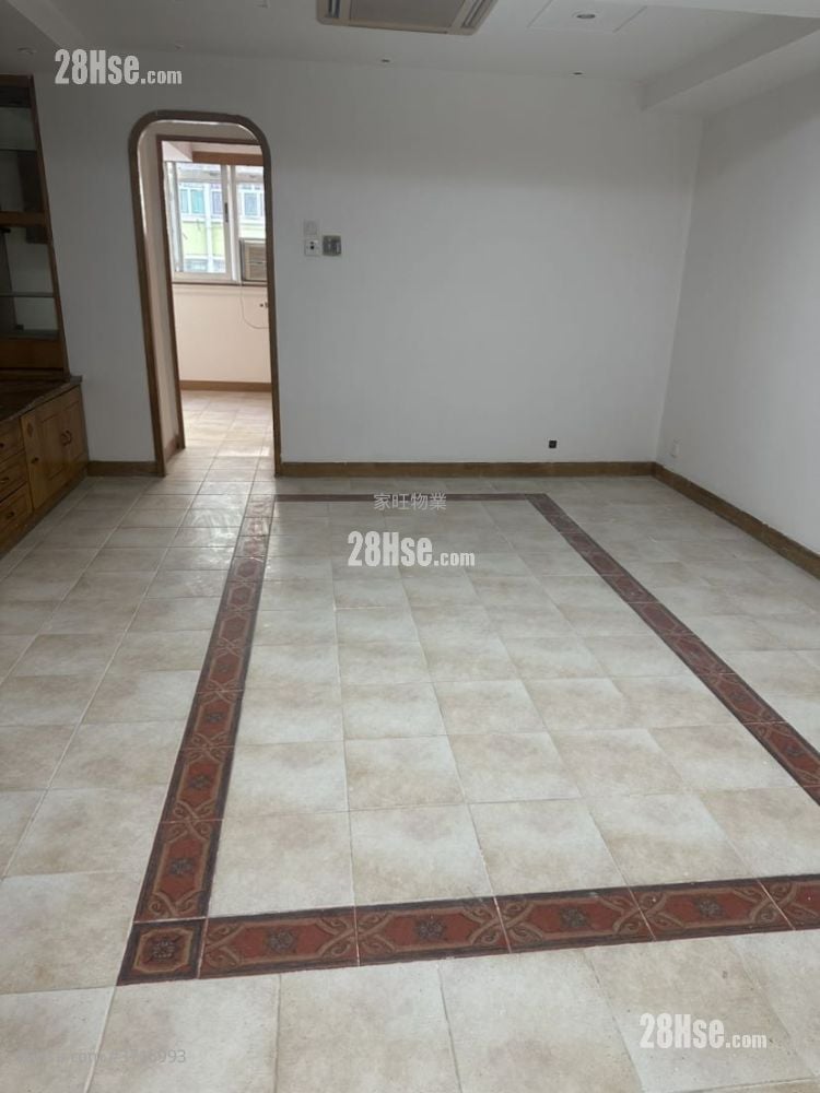 Lung Hong Mansion Sell 3 Bedrooms , 1 Bathroom 714 ft²