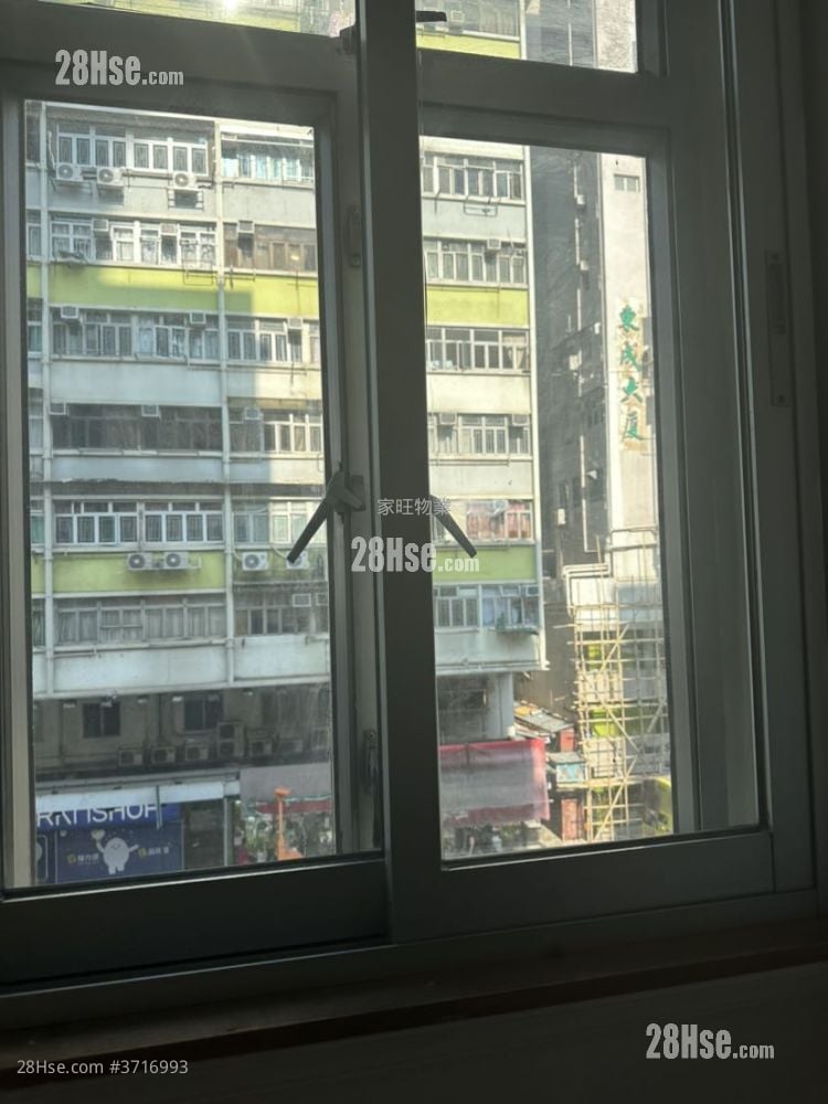 Lung Hong Mansion Sell 3 Bedrooms , 1 Bathroom 714 ft²