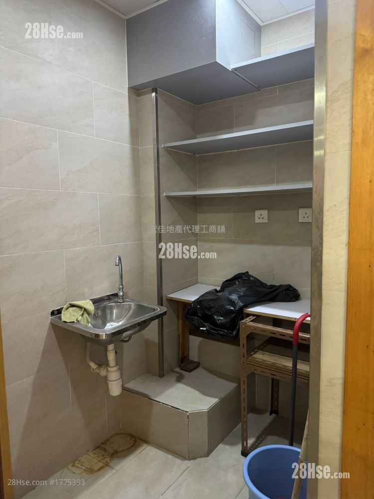 骆驼漆大厦 租盘 1 厕所