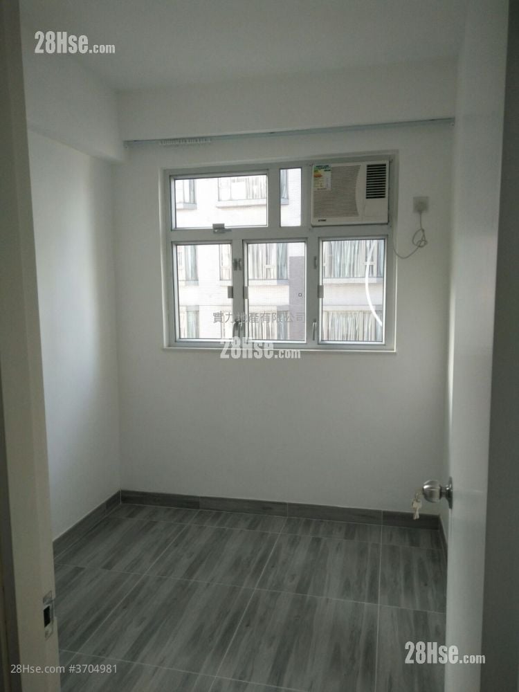 Luen Wai Apartment Sell 2 Bedrooms , 1 Bathroom 328 ft²