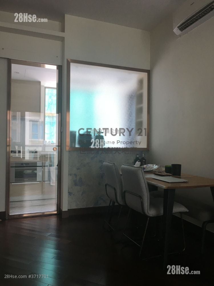 Mayfair By The Sea Rental 2 Bedrooms , 2 Bathrooms 736 ft²