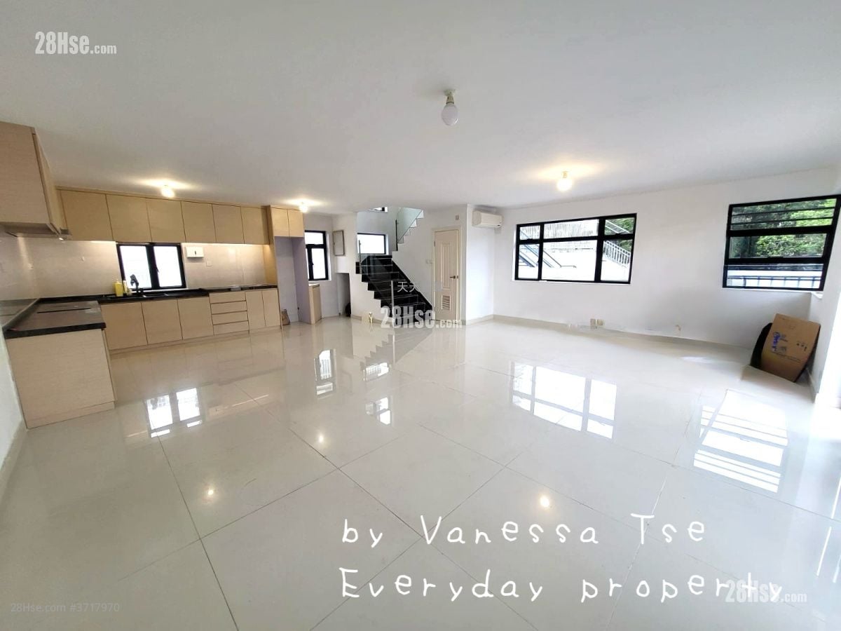 村屋 租盘 4 房 , 4 浴室 2,100 平方尺