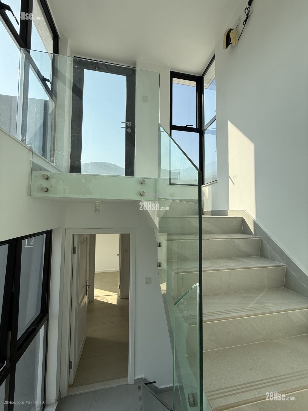 村屋 租盘 5+ 房 , 3 浴室 1,650 平方尺