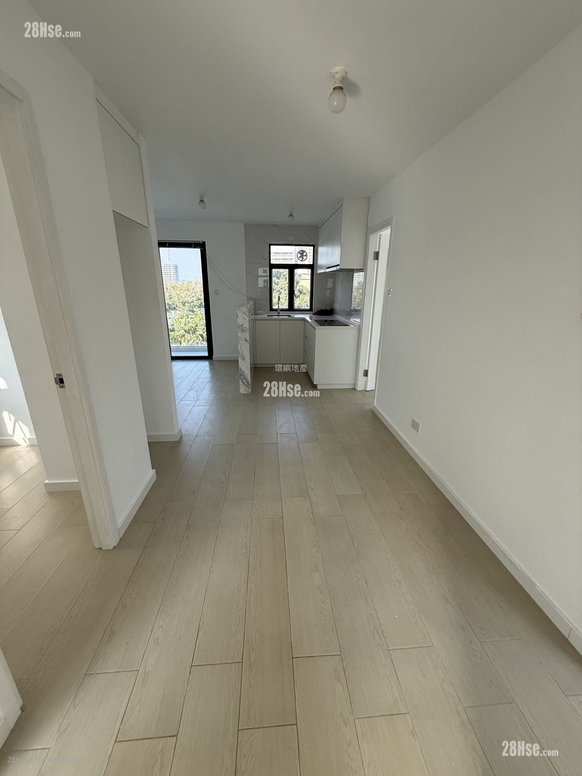 村屋 租盘 5+ 房 , 3 浴室 1,650 平方尺