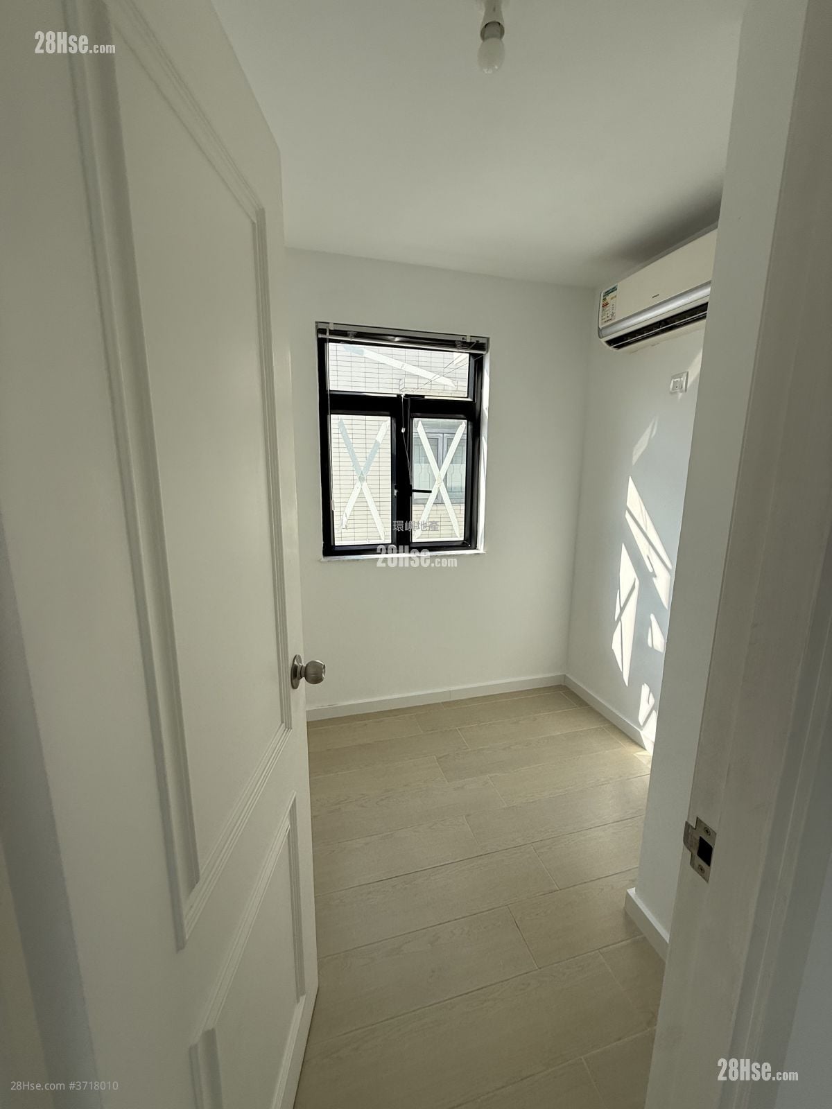 村屋 租盘 5+ 房 , 3 浴室 1,650 平方尺