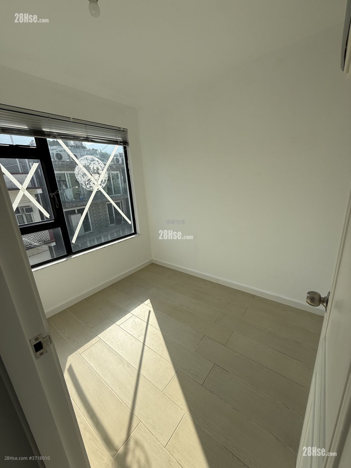 村屋 租盘 5+ 房 , 3 浴室 1,650 平方尺