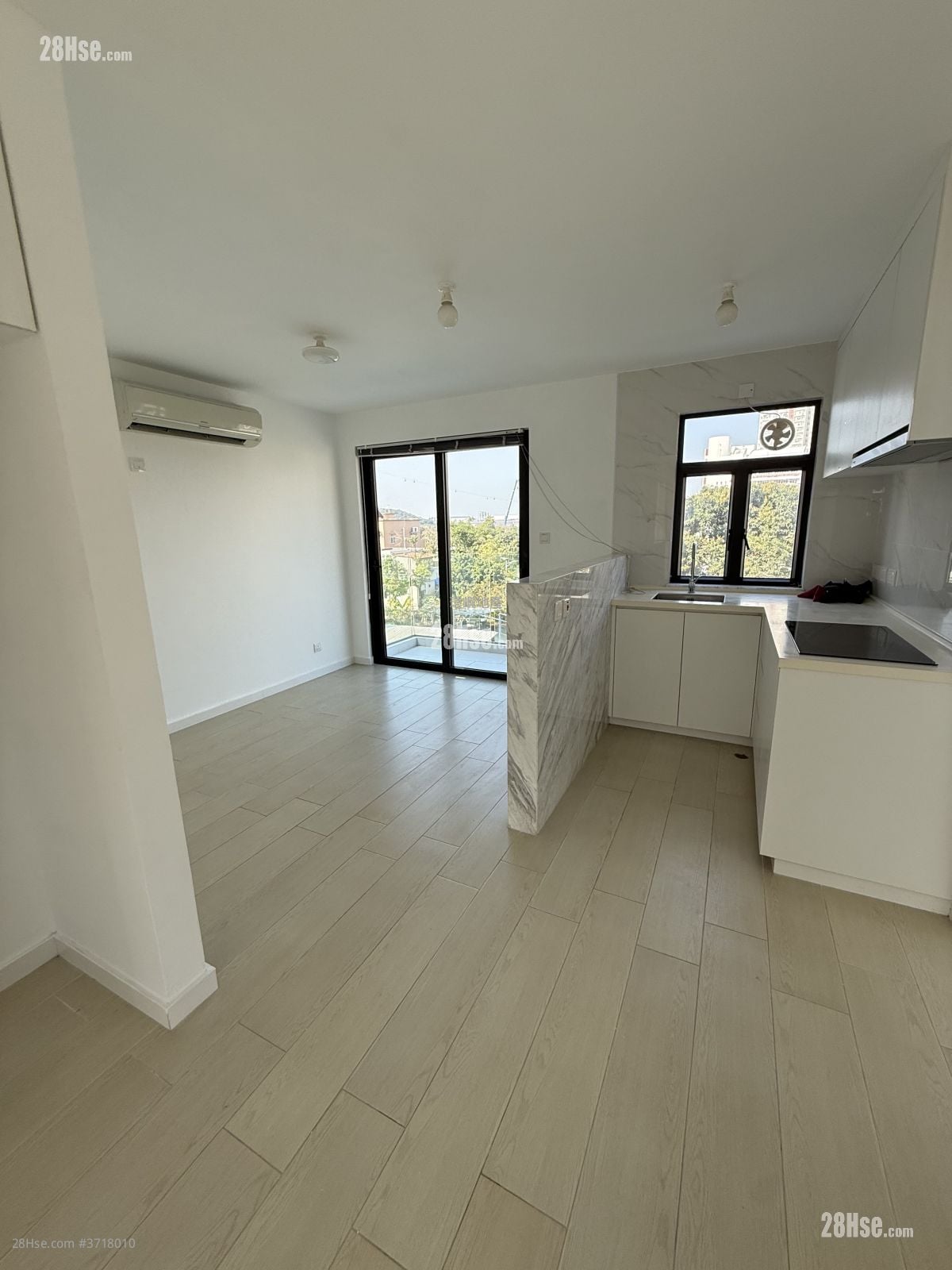 村屋 租盘 5+ 房 , 3 浴室 1,650 平方尺