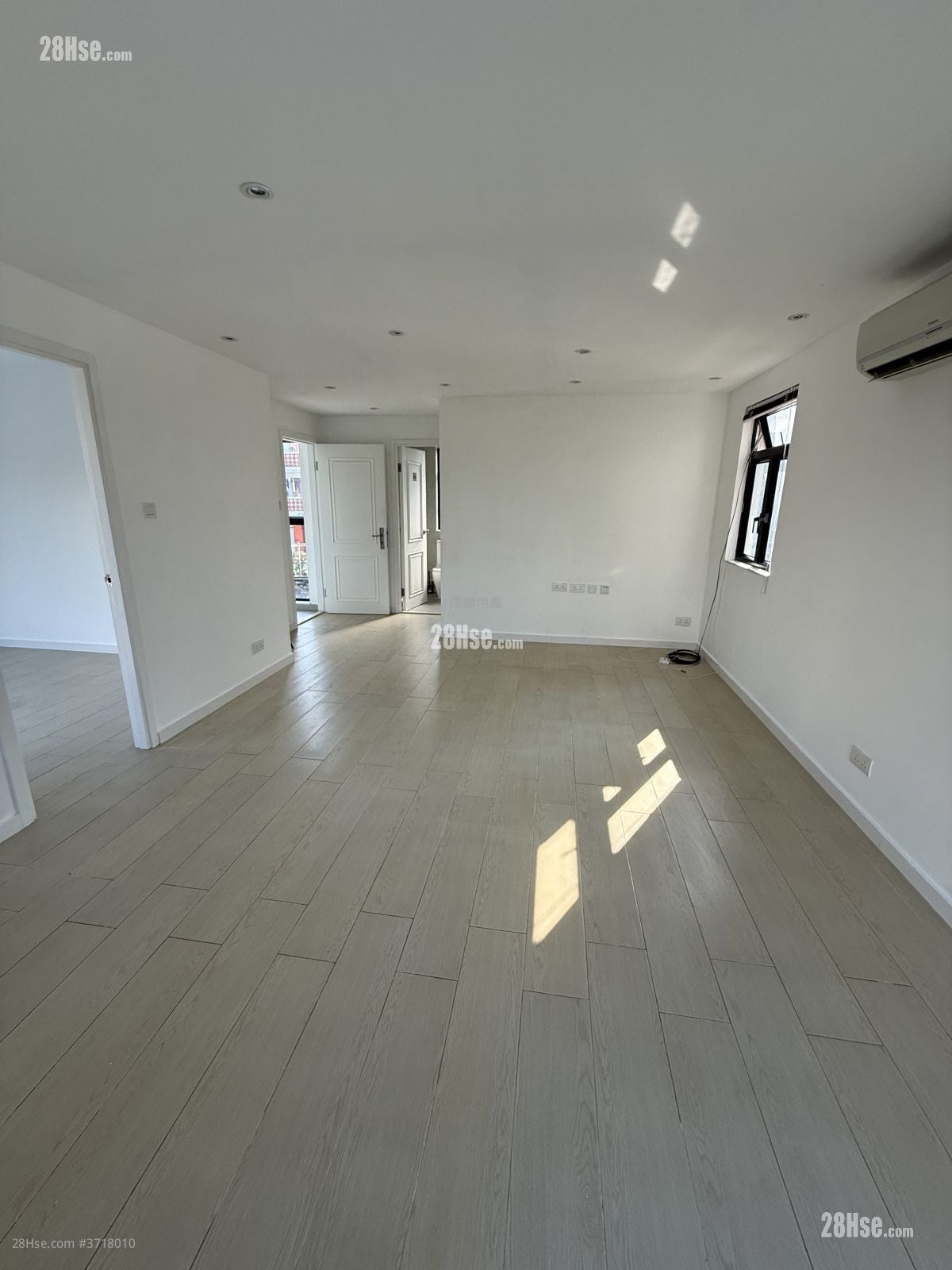 村屋 租盘 5+ 房 , 3 浴室 1,650 平方尺