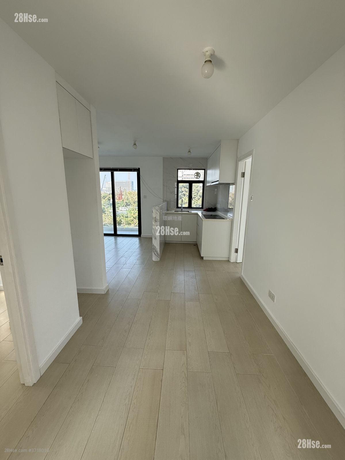 村屋 租盘 5+ 房 , 3 浴室 1,650 平方尺